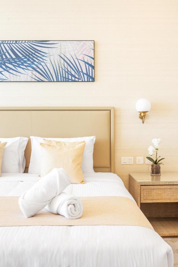 Ultra Luxury Palm Tower With Shared Hotel Facilities Dubai Exterior foto