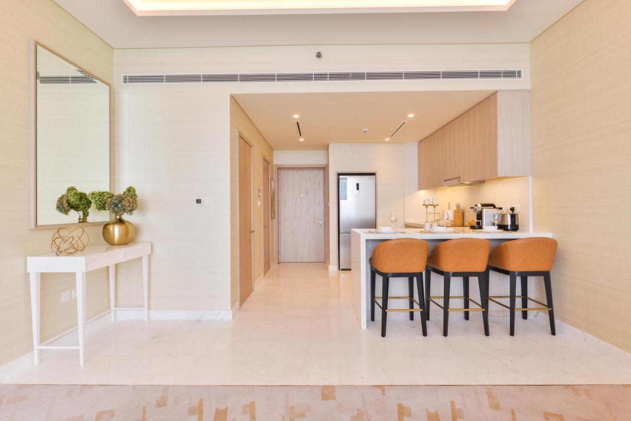 Ultra Luxury Palm Tower With Shared Hotel Facilities Dubai Exterior foto
